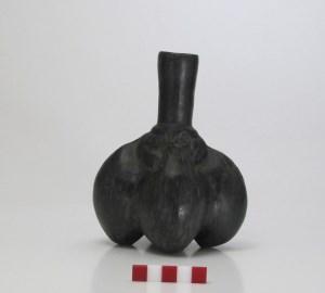 Botella fitozoomorfa (900-1470 d.C.)