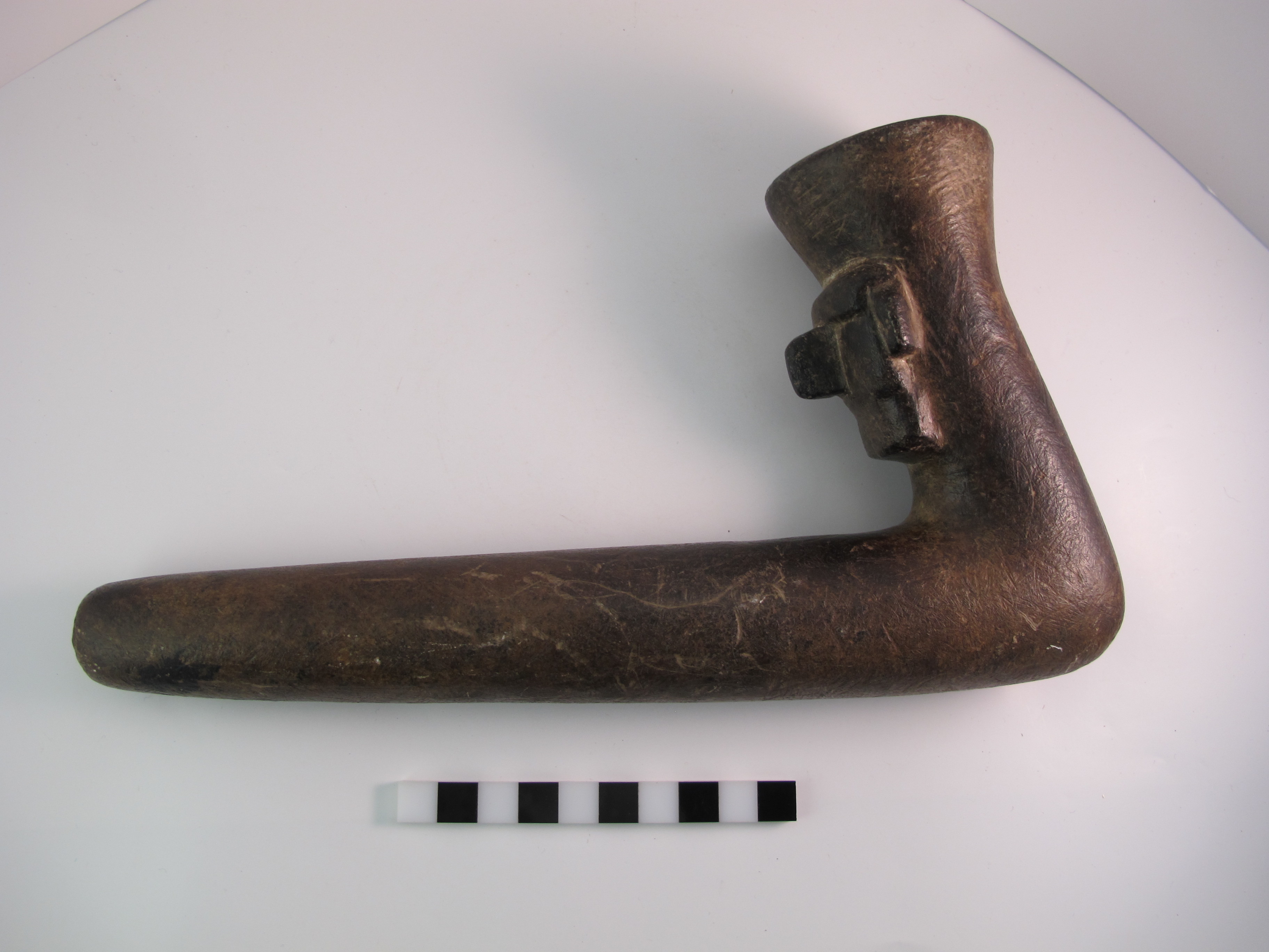 Pipa acodada (400 a.C - 700 d.C)